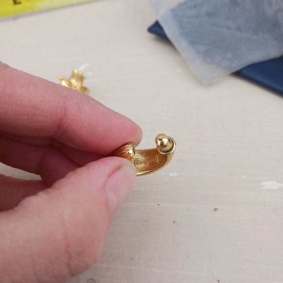 Vintage Monet Gold Tone Stud Hoop Earrings, Stripe Texture Design, Signed - Picture 5 of 6